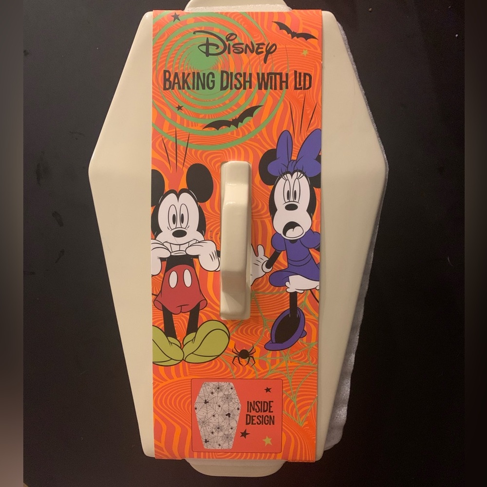 DISNEY Halloween Coffin ⚰️ Shaped Baking Dish With Lid New In Box